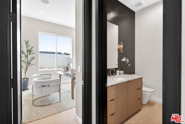 11340 Regent Street, Los Angeles, CA 90066