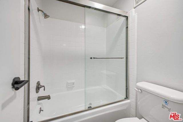1352 S Carmelina Avenue 301, Los Angeles, CA 90025