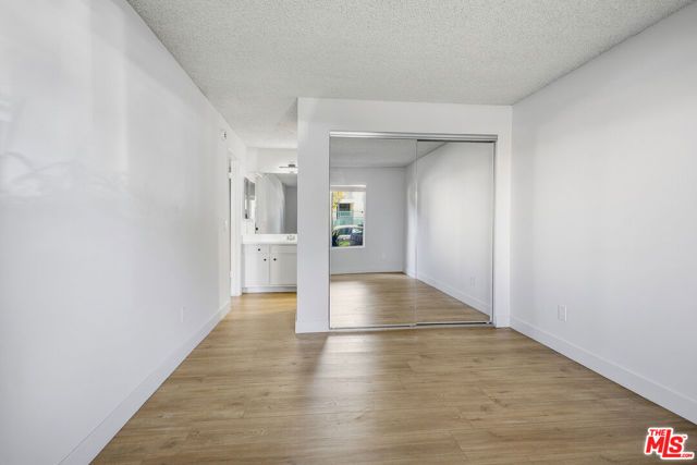 1352 S Carmelina Avenue 301, Los Angeles, CA 90025