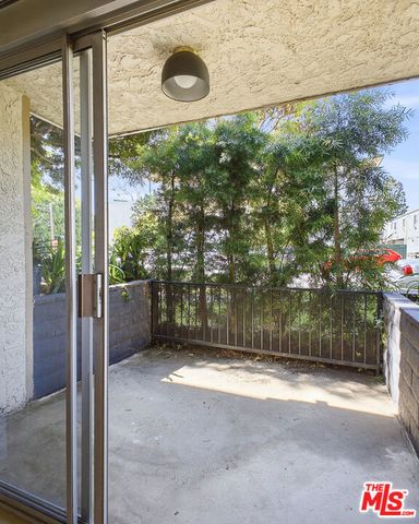 1352 S Carmelina Avenue 301, Los Angeles, CA 90025