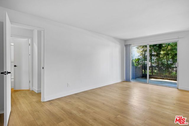 1352 S Carmelina Avenue 301, Los Angeles, CA 90025