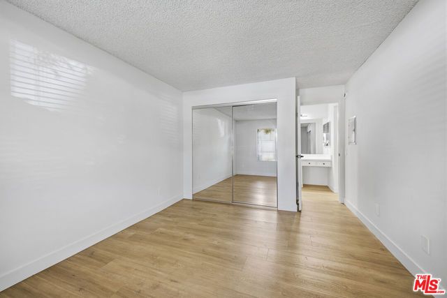 1352 S Carmelina Avenue 301, Los Angeles, CA 90025