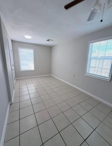 909 Rittenhouse Street, Houston, TX 77076