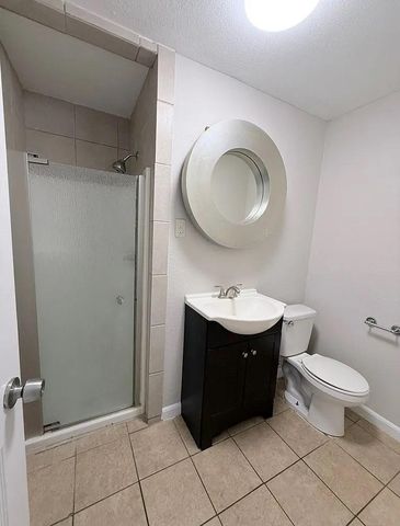 909 Rittenhouse Street, Houston, TX 77076