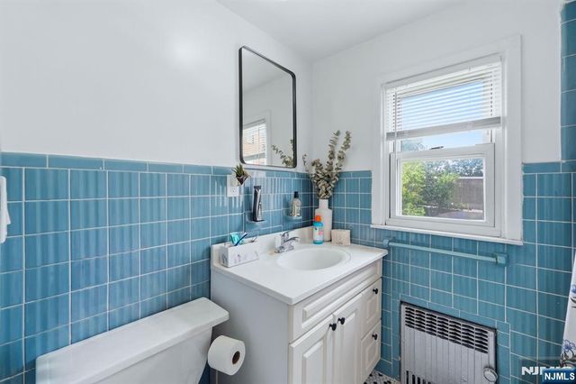 42 Lawrence Street, Bloomfield, NJ 07003