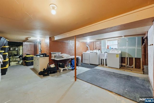 42 Lawrence Street, Bloomfield, NJ 07003