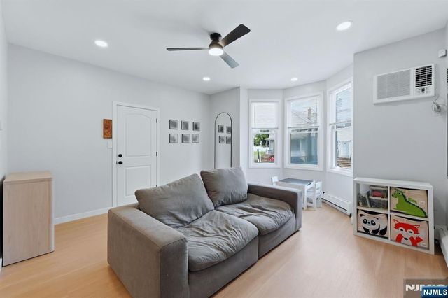42 Lawrence Street, Bloomfield, NJ 07003