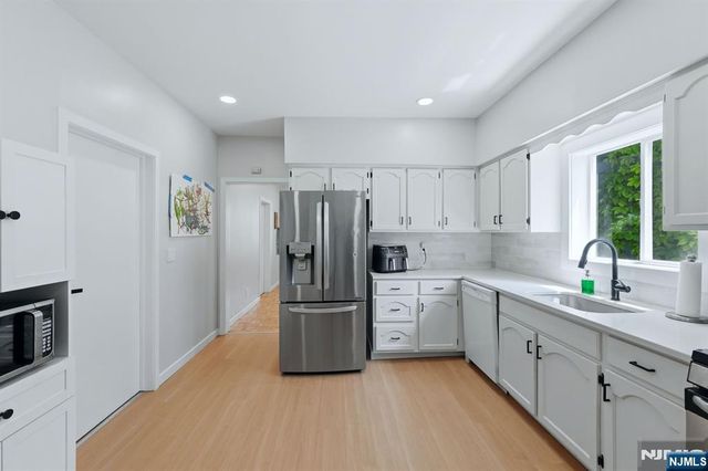 42 Lawrence Street, Bloomfield, NJ 07003