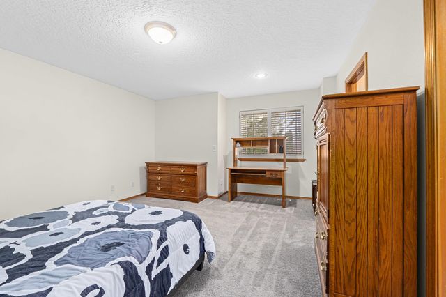 8205 E Sommerset Dr, Spokane, WA 99217