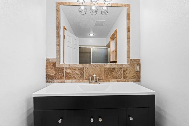 8205 E Sommerset Dr, Spokane, WA 99217