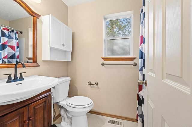 8205 E Sommerset Dr, Spokane, WA 99217