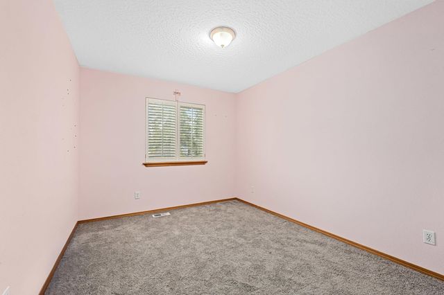 8205 E Sommerset Dr, Spokane, WA 99217