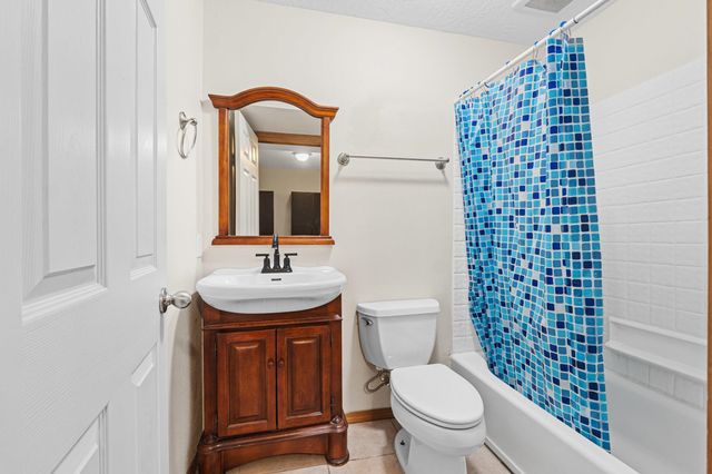 8205 E Sommerset Dr, Spokane, WA 99217