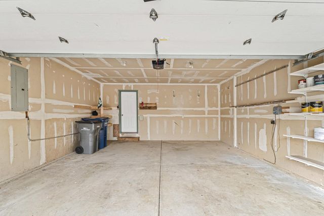 8205 E Sommerset Dr, Spokane, WA 99217