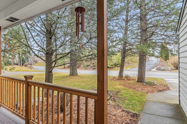 8205 E Sommerset Dr, Spokane, WA 99217