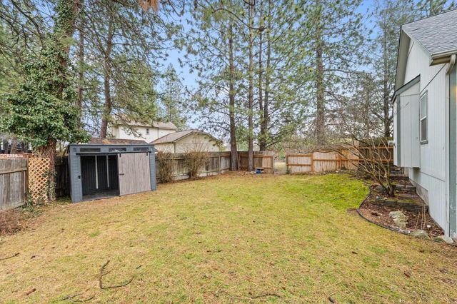 8205 E Sommerset Dr, Spokane, WA 99217