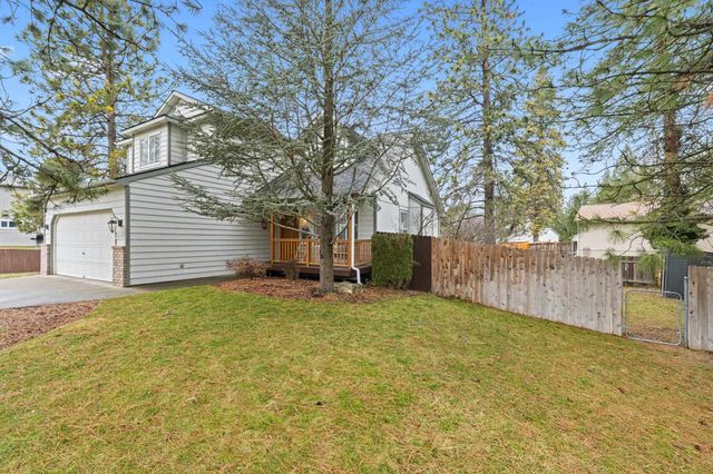 8205 E Sommerset Dr, Spokane, WA 99217