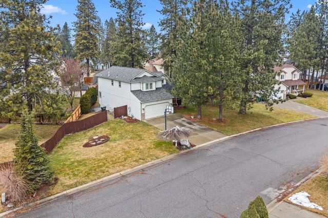8205 E Sommerset Dr, Spokane, WA 99217