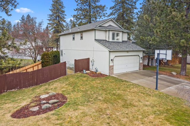 8205 E Sommerset Dr, Spokane, WA 99217