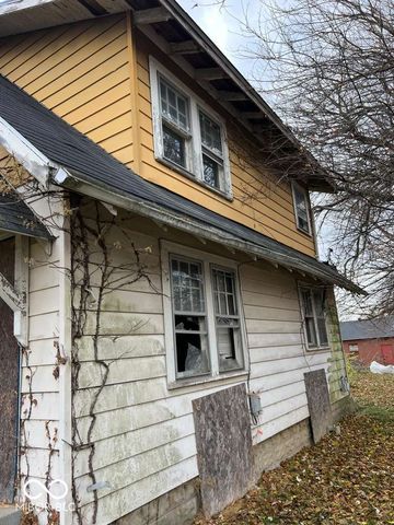 2321 Fairview Street, Anderson, IN 46016