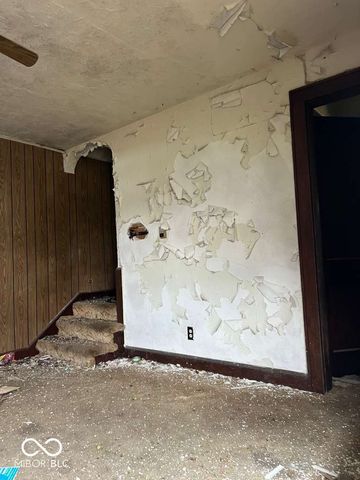 2321 Fairview Street, Anderson, IN 46016