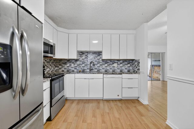 5668 Waltham Way, Lake Worth, FL 33463