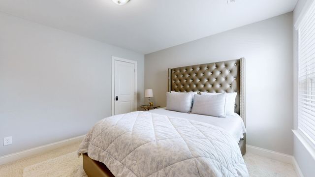 14 Bristol Ct, Lebanon, TN 37090