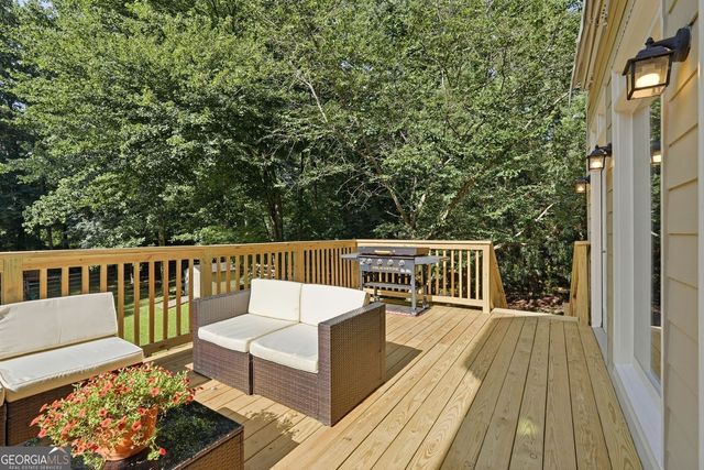 440 Oakleaf Trail, Suwanee, GA 30024