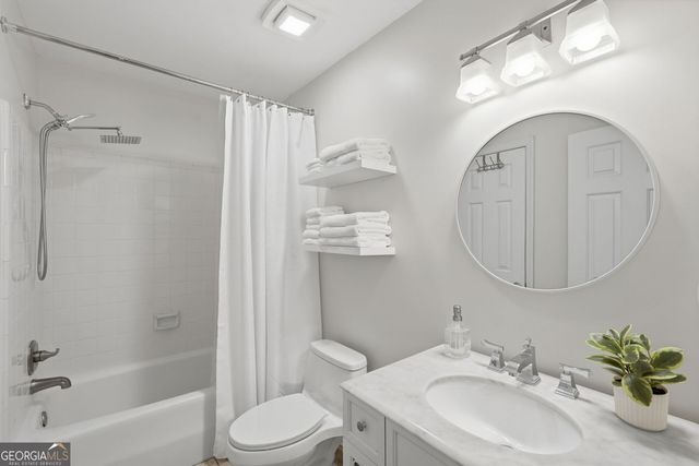 440 Oakleaf Trail, Suwanee, GA 30024