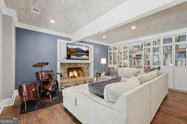 440 Oakleaf Trail, Suwanee, GA 30024