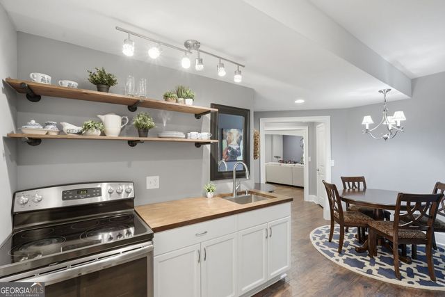 440 Oakleaf Trail, Suwanee, GA 30024