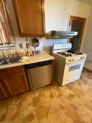 705 Converse Drive, Forest Park, OH 45240