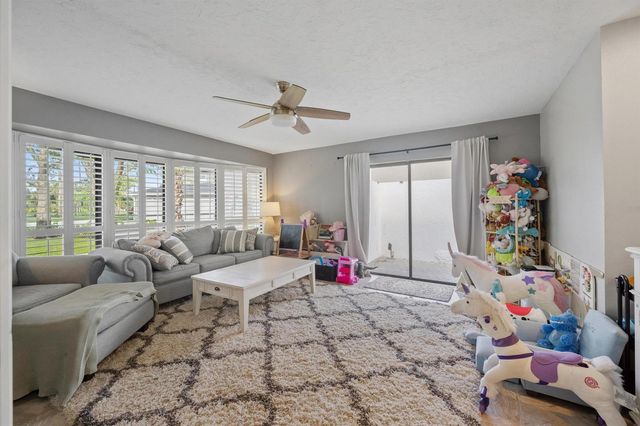 13275 Garwood Court, Wellington, FL 33414