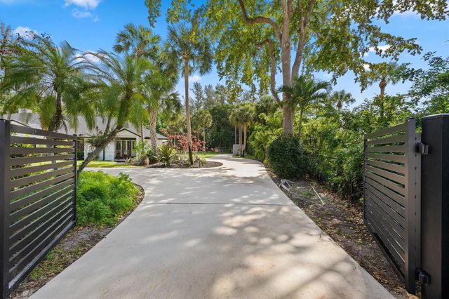 13275 Garwood Court, Wellington, FL 33414