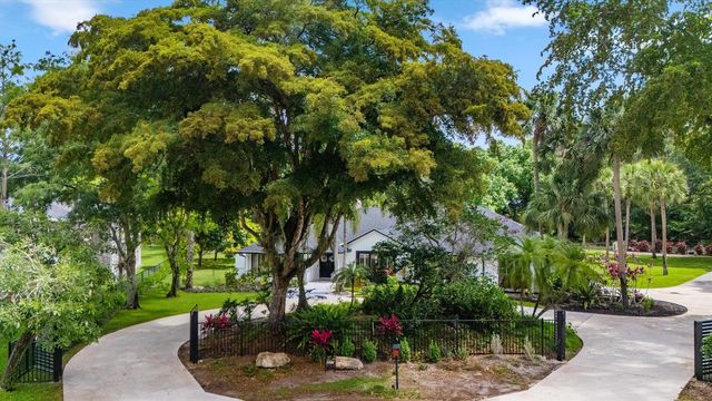 13275 Garwood Court, Wellington, FL 33414
