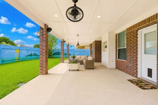 21819 Hannover Village Drive, Spring, TX 77388