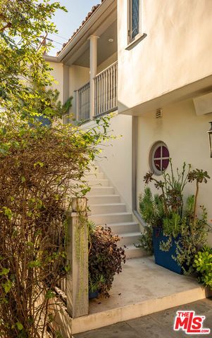 523 N Beverly Drive, Beverly Hills, CA 90210