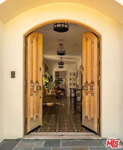 523 N Beverly Drive, Beverly Hills, CA 90210