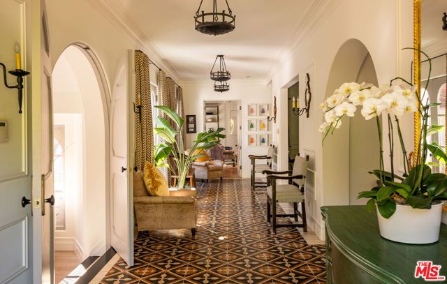 523 N Beverly Drive, Beverly Hills, CA 90210