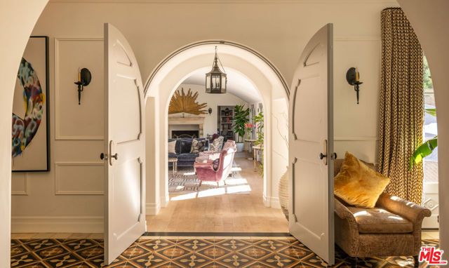 523 N Beverly Drive, Beverly Hills, CA 90210