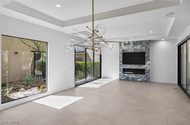 24 Garden Rain Drive, Las Vegas, NV 89135