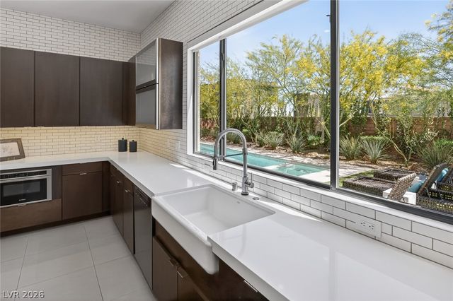 24 Garden Rain Drive, Las Vegas, NV 89135