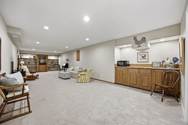 182 Ryecroft SE, Cedar Rapids, IA 52403
