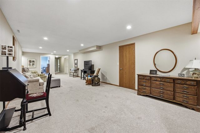 182 Ryecroft SE, Cedar Rapids, IA 52403