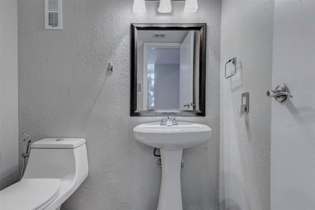 3901 Woodchase Drive 36, Houston, TX 77042