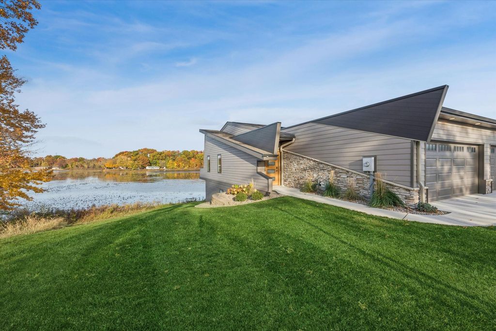 169 W Mcclung Road 201, La Porte, IN 46350