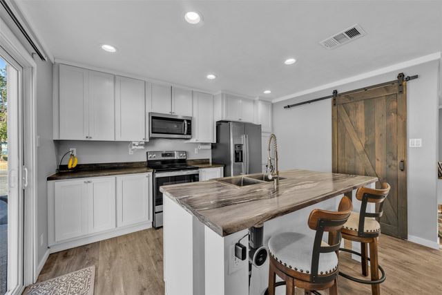 2453 S Valley Ridge Drive, Granbury, TX 76048