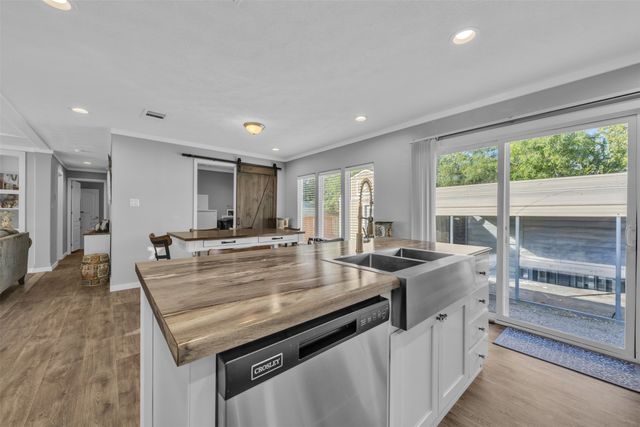 2453 S Valley Ridge Drive, Granbury, TX 76048