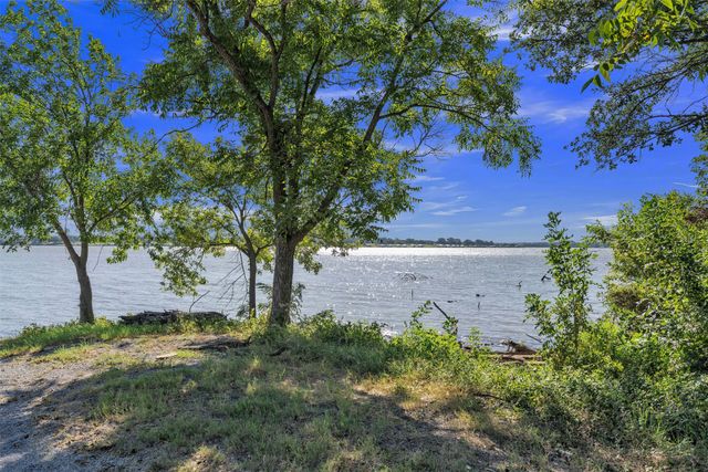 2453 S Valley Ridge Drive, Granbury, TX 76048