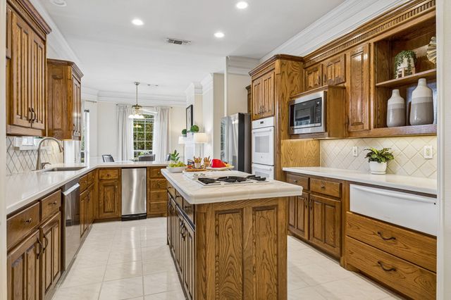 809 Newport Way, Desoto, TX 75115